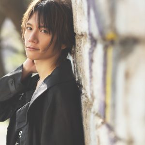 37歳KENNの写真集「Russian Blue」が8月30日より発売　パネル展は9月8日まで イメージ画像