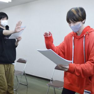 北村諒＆日向野祥、幽霊と一緒に問題解決？　映画「ゴーストダイアリーズ」朗読劇の稽古場に独占潜入 イメージ画像