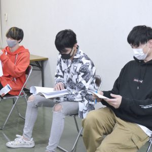 北村諒＆日向野祥、幽霊と一緒に問題解決？　映画「ゴーストダイアリーズ」朗読劇の稽古場に独占潜入 イメージ画像