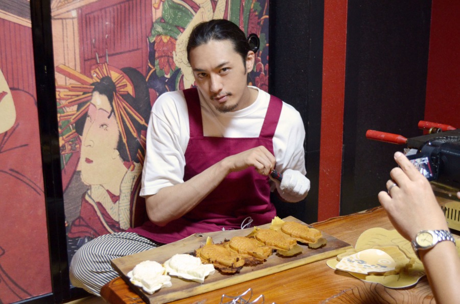 浅草デートで「あ〜ん」に挑戦!?　『稲垣成弥のまずやる!チャンネル』潜入取材第2弾 イメージ画像