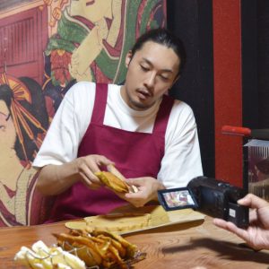 浅草デートで「あ〜ん」に挑戦!?　『稲垣成弥のまずやる!チャンネル』潜入取材第2弾 イメージ画像