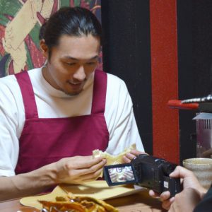 浅草デートで「あ〜ん」に挑戦!?　『稲垣成弥のまずやる!チャンネル』潜入取材第2弾 イメージ画像