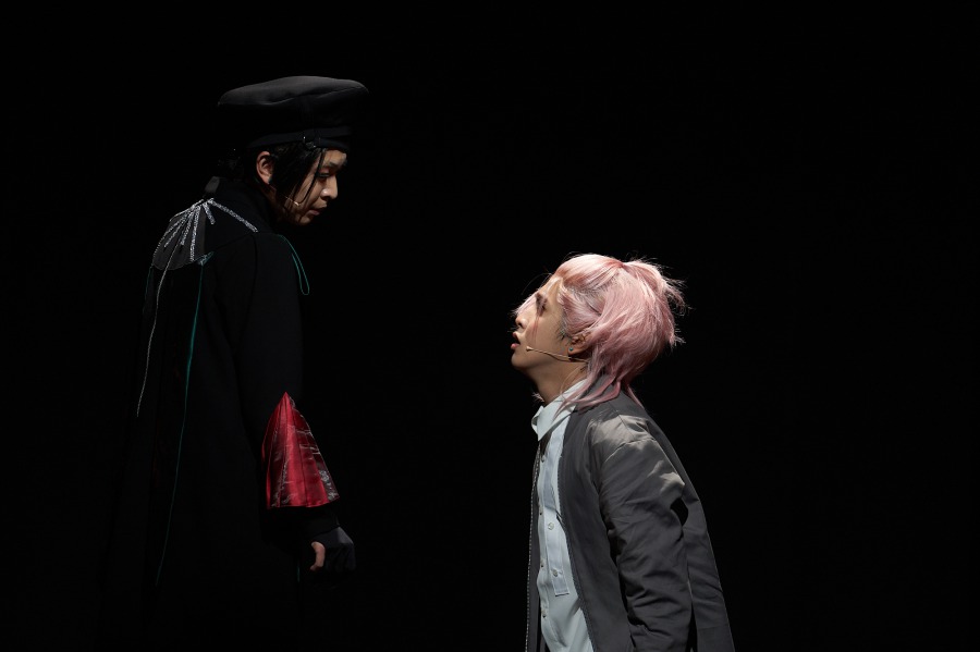 演戯「ヴィジュアルプリズン」開幕！　舞台写真＆正木郁・佐々木喜英らキャストコメントを公開 イメージ画像